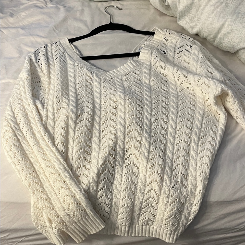 Francesca’s-Elegant White Knit Sweater, perfect conditions